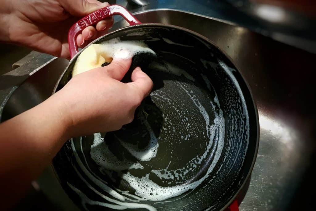 Pranje i održavanje posudja od livenog gvoždja